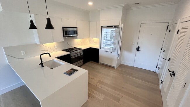 Photo - Luxurious Allston 2bd/2ba with washer/dryer in Unit!