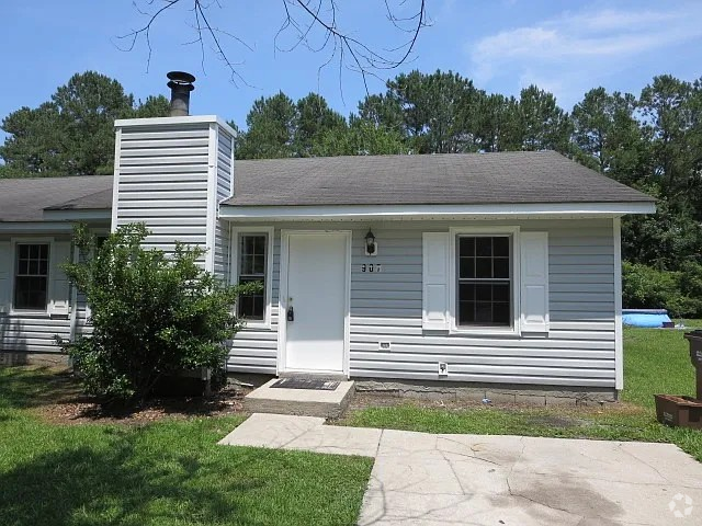 Building Photo - 907 Sycamore Pl Rental