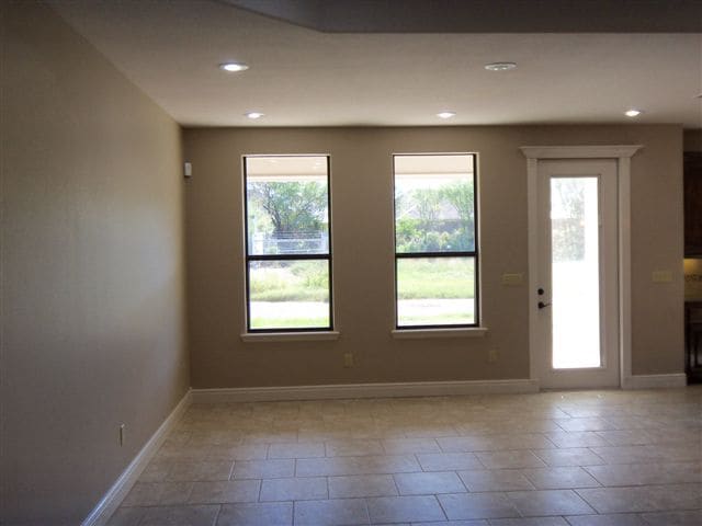 Building Photo - 2705 Fairmont Ave Rental