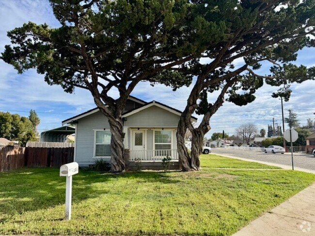 Building Photo - Great Home in Established Neighborhood