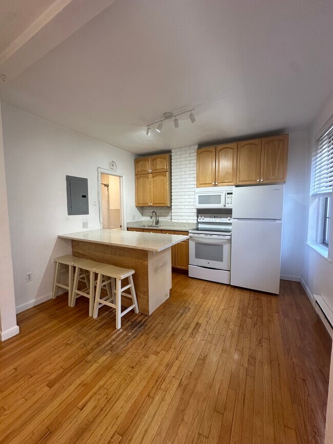 16 Charter St