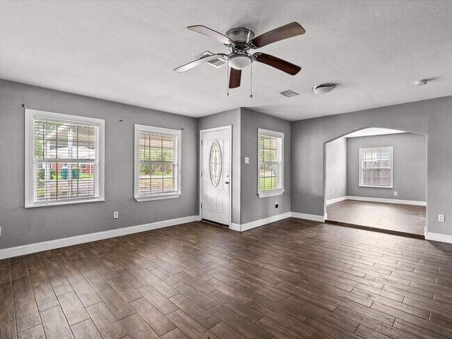 Photo - 2512 Jackson