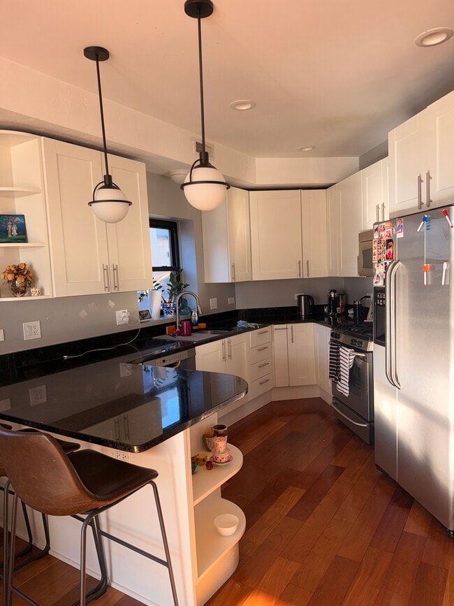 Photo - 651 N Milwaukee Ave Unit 301