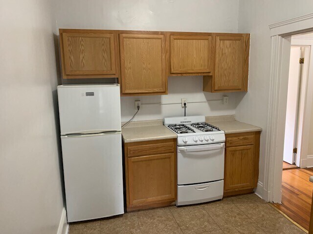 Building Photo - 133 Glenville Ave Rental