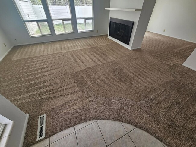 Photo - Great 3 Bed / 2 Bath Duplex in Millcreek