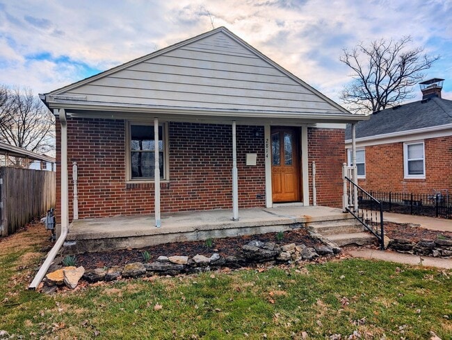 Building Photo - Adorable Belmont Home with Basement - AVAILABLE NOW!