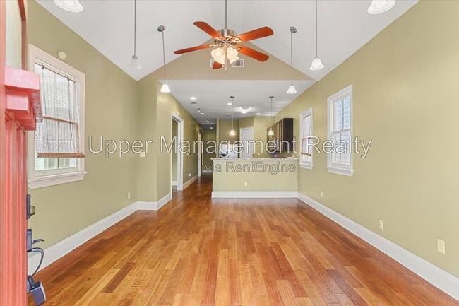Photo - 523 S Hennessey St