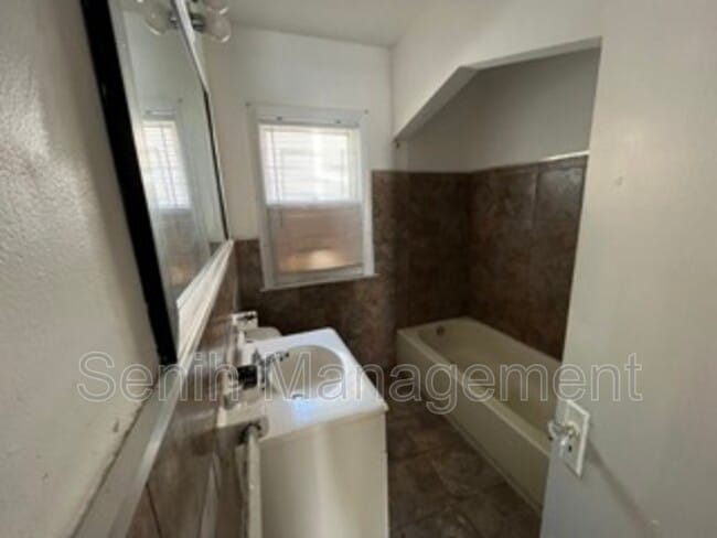 Photo - 5051 Berkshire St