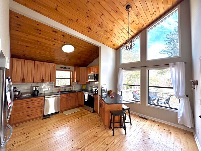 Photo - 348 Cozy Cove Hollow