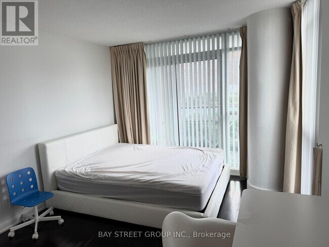 Photo - 17 Anndale Dr Unit 1612