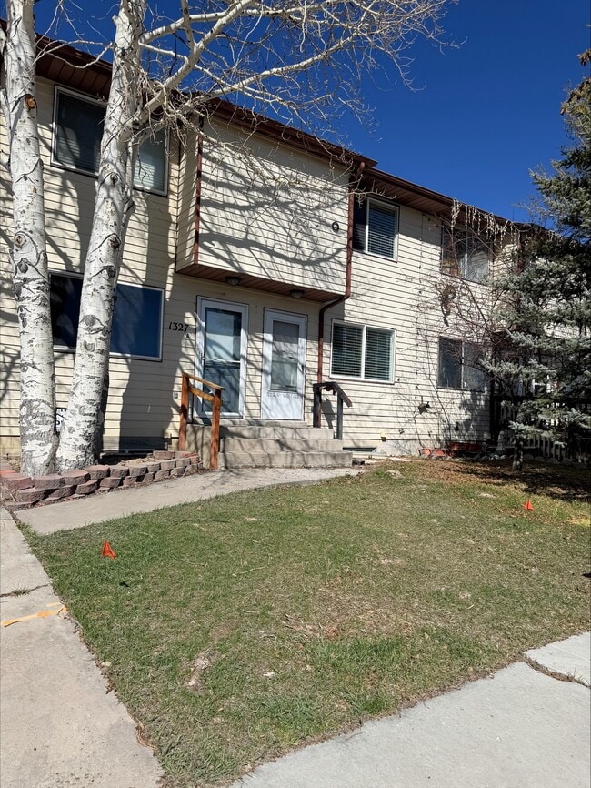 Building Photo - 1327B 9th W Ave