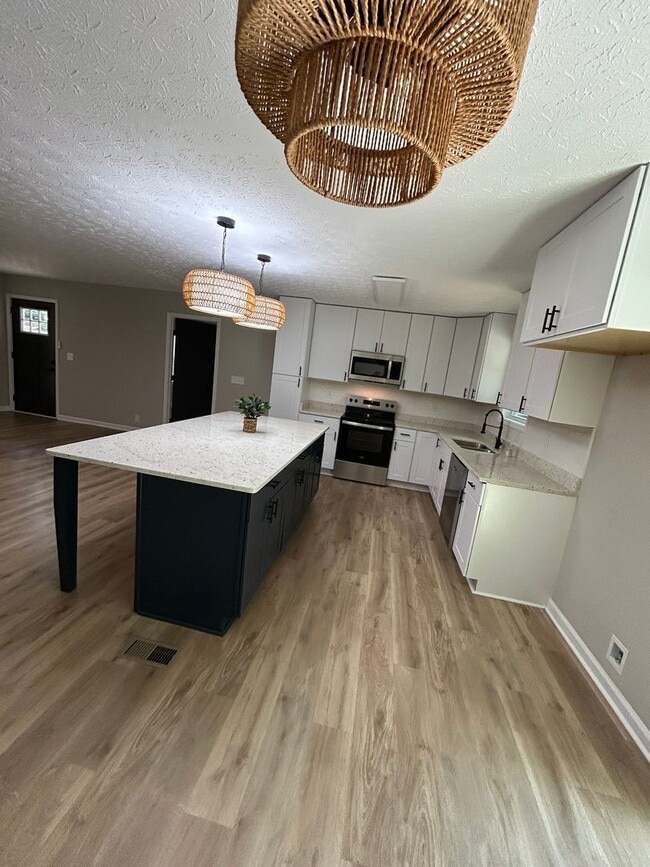 Photo - 1443 Daniel Rd