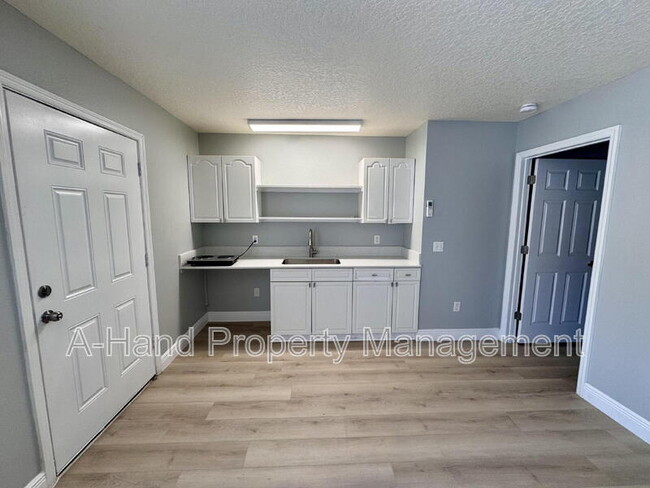 Photo - 2623 Fan Palm Dr Unit B