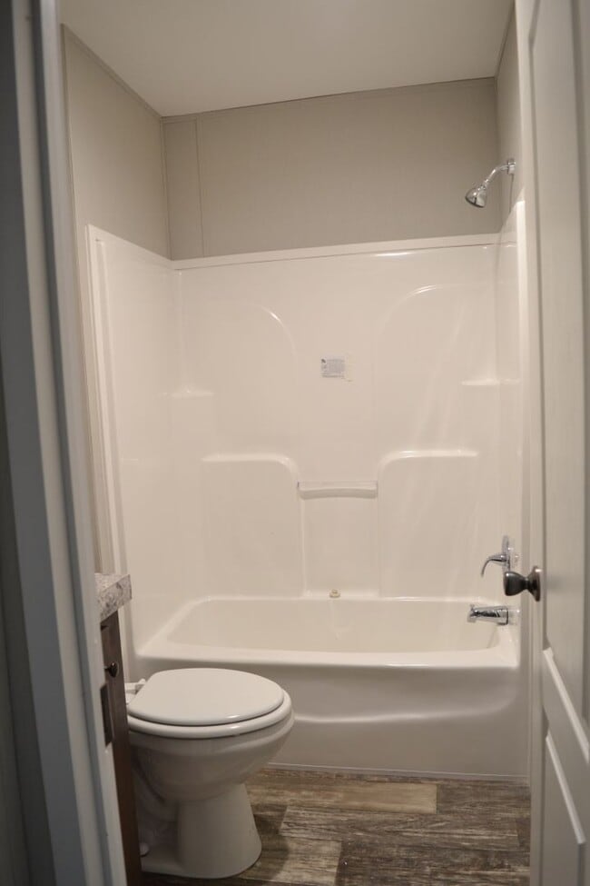 Photo - 121 Garlington Cir