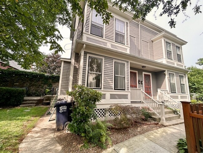 Building Photo - 128 Hamilton St
