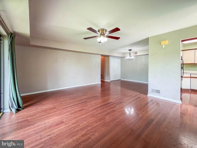 Photo - 9015 Hopkins Ct