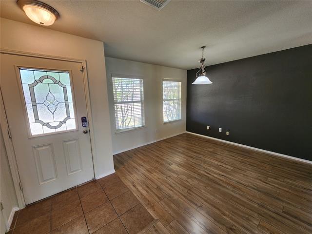 Photo - 5709 Valley Stream Way