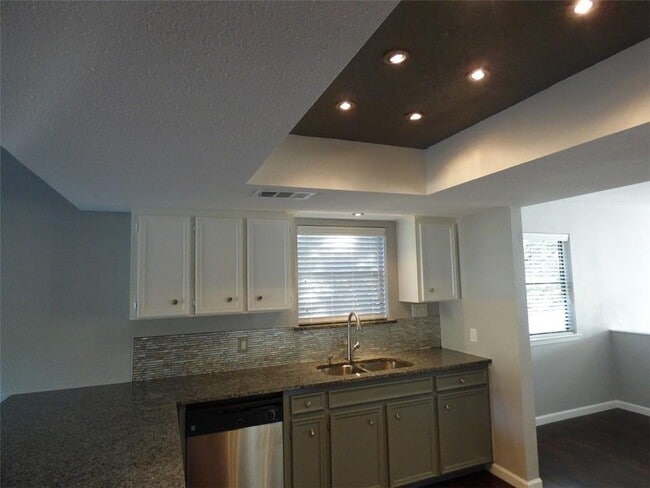 Photo - 6107 La Mesa St