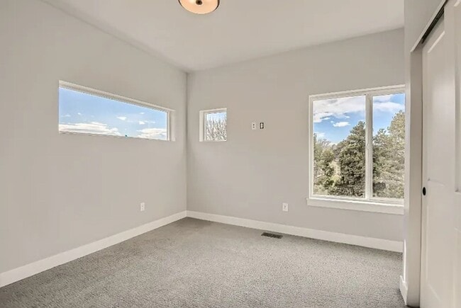 Photo - Newer Build 2 Bed 2.5 Bath Townhome for Rent!