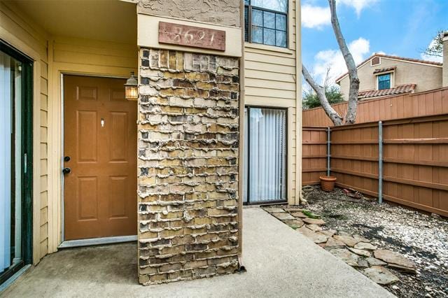 Building Photo - 2621 Piedras Dr