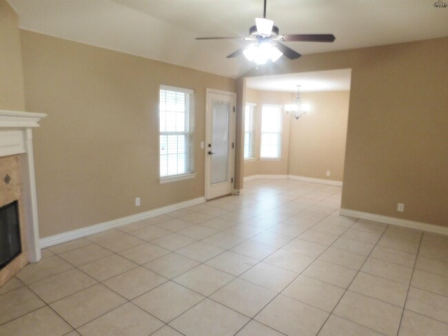 Photo - 118 Stonebridge St