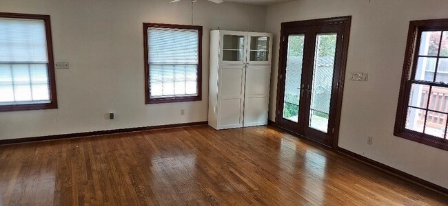 Photo - 3936 Case St