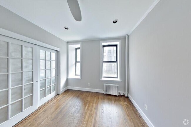 Building Photo - 336 E 18th St Unit B2 Rental
