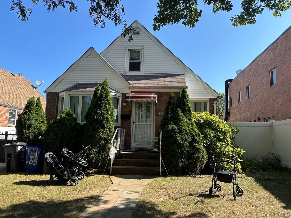 Photo - 83-43 258th St