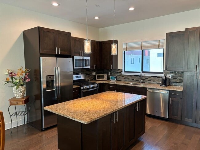 Photo - 130 8th St N