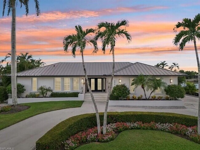 Photo - 444 N Barfield Dr