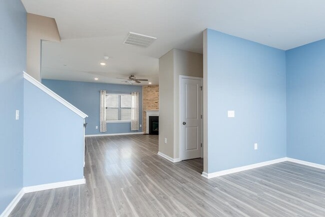 Photo - 5700 Redgum Dr