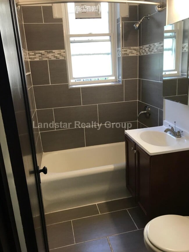 Photo - 5542 W Leland Ave Unit B