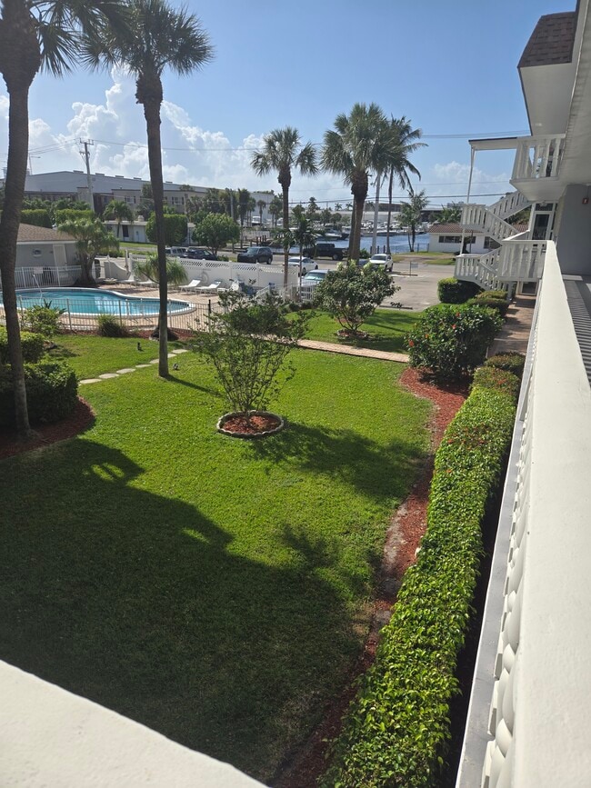 vista frontal - 490 SE 19th Ave Unidad #107