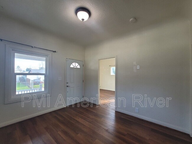 Photo - 3102 40th St