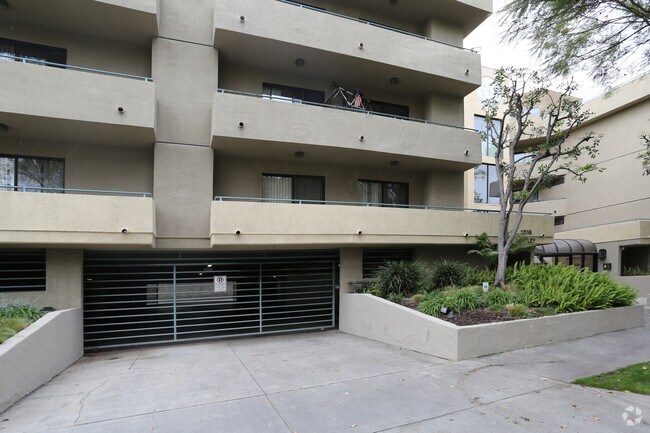 Photo - 1619 Bentley Avenue,