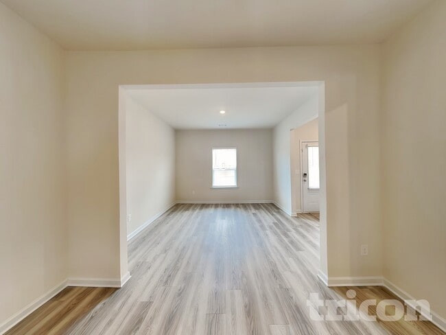 Photo - 264 Oliver Dr