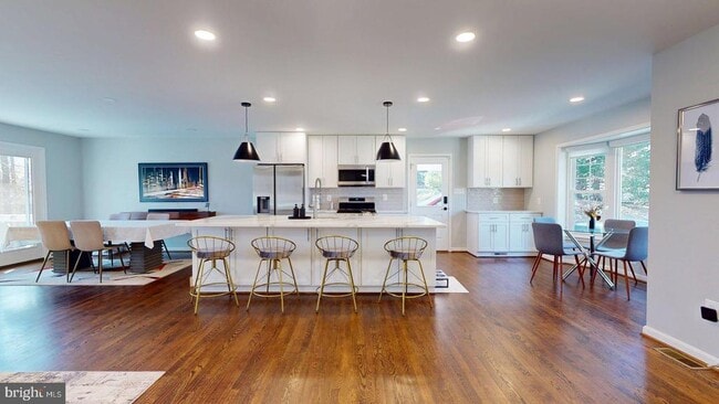 Photo - 4707 Holborn Ave