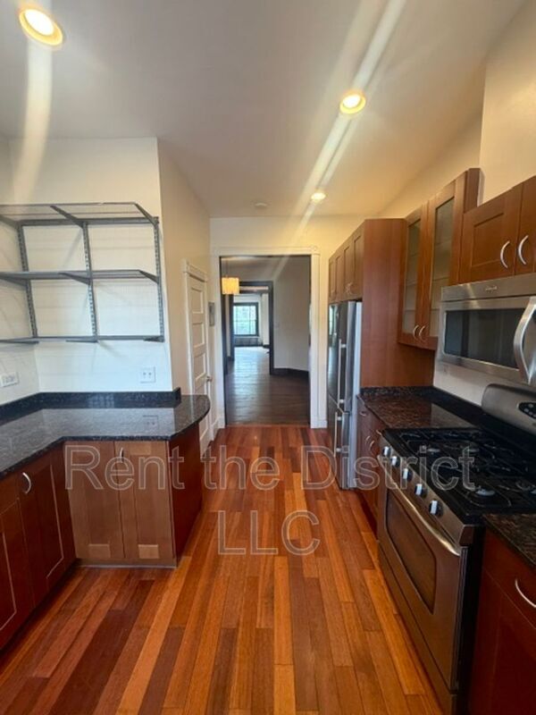 Photo - 413 T St NW