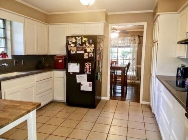 Photo - Beautiful 4 bedroom house!