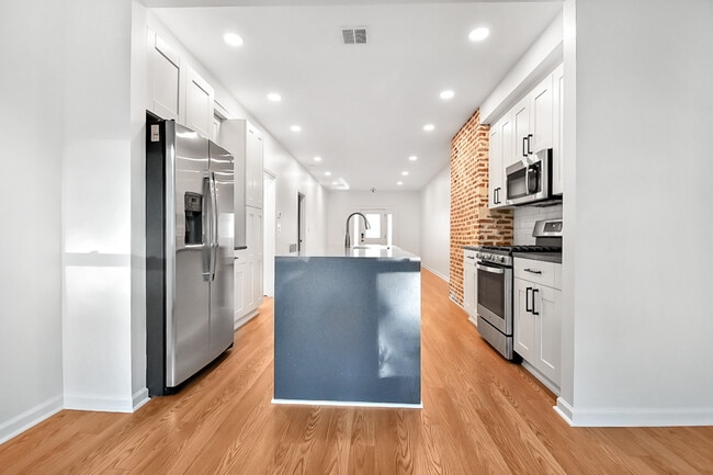 Photo - 695 Palisade Ave