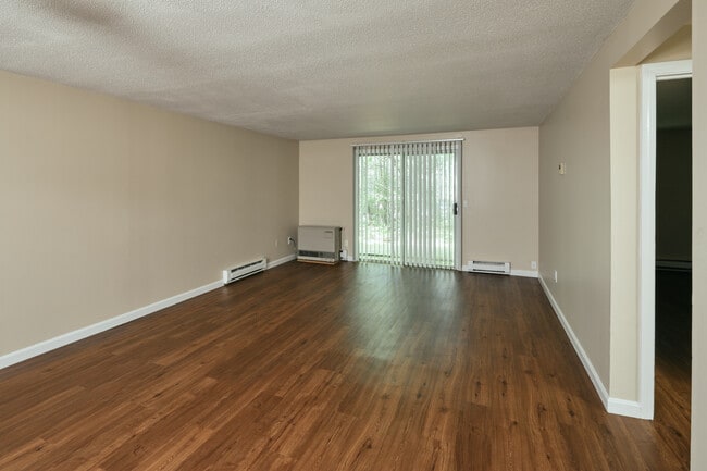 Yarmouth Green Apartment Homes