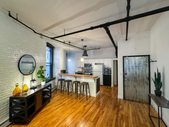 13 Stanhope St