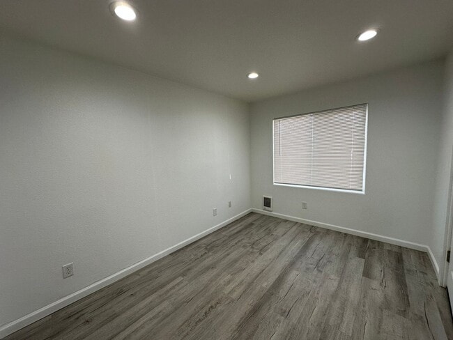 Photo - 230 SE 6th Ave Unit 6th 230 - 2