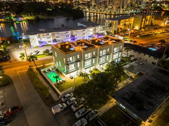 Photo - 1002 N Riverside Dr