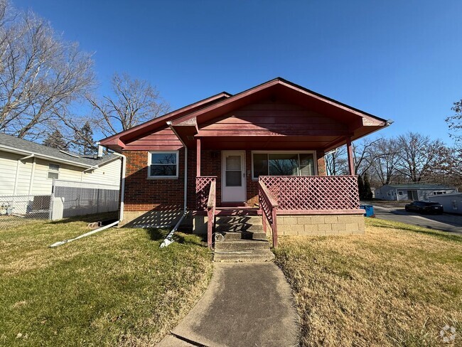 Building Photo - 3 bed 1 bath behind Bunn Park! $1200 Rental