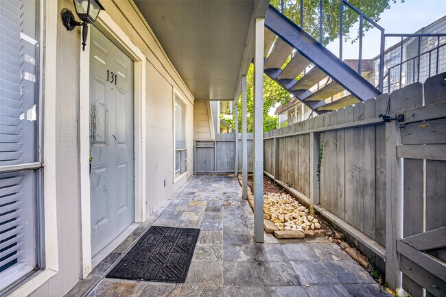 Photo - 5929 Queensloch Dr Unit 131