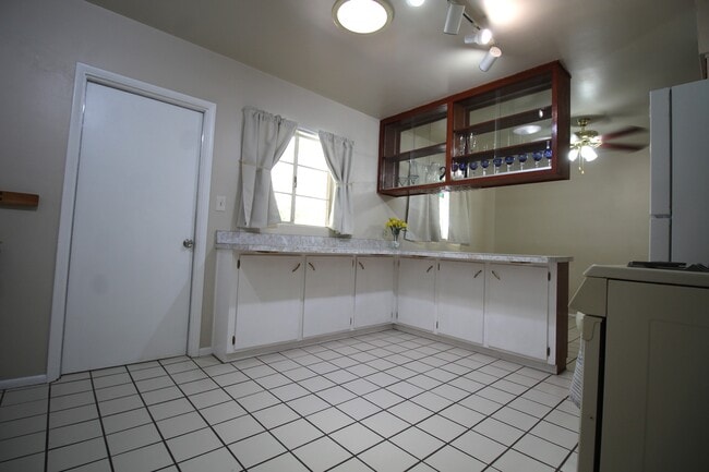 Photo - 1427 W 7th St
