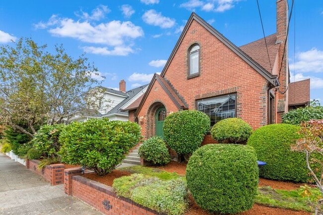 Photo - Stunning Air Conditioned 1931 Tudor in Cov...