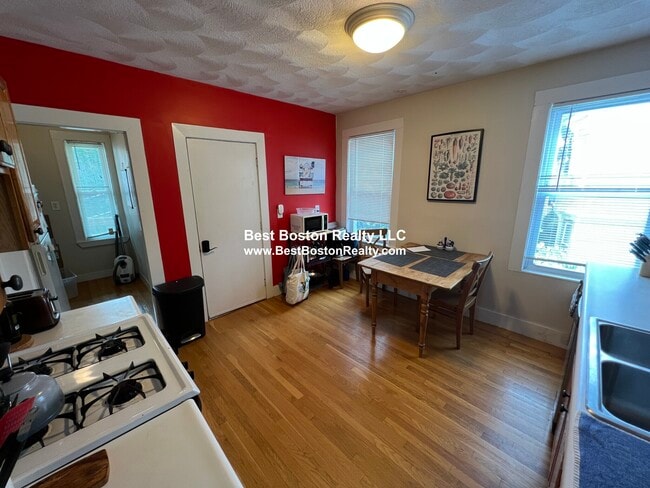 Photo - 24 Ellington Rd Unit 2