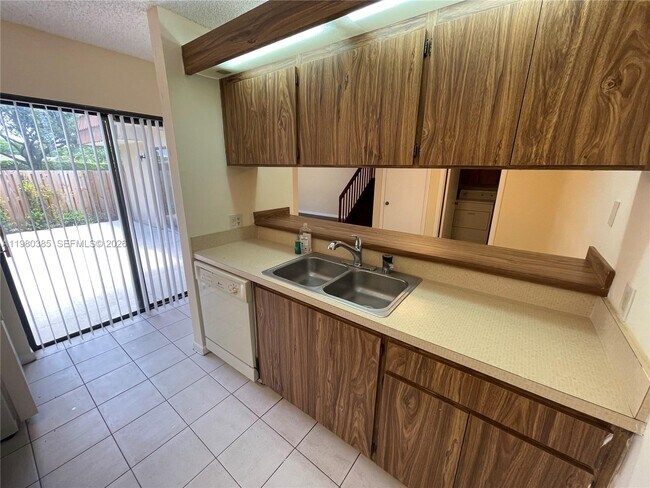 Photo - 237 Charter Way Unit 237